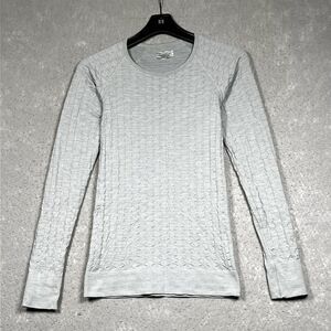 Athleta Epitomize Top Size Small Gray Stretchy Warm Layering Piece Crew Neck